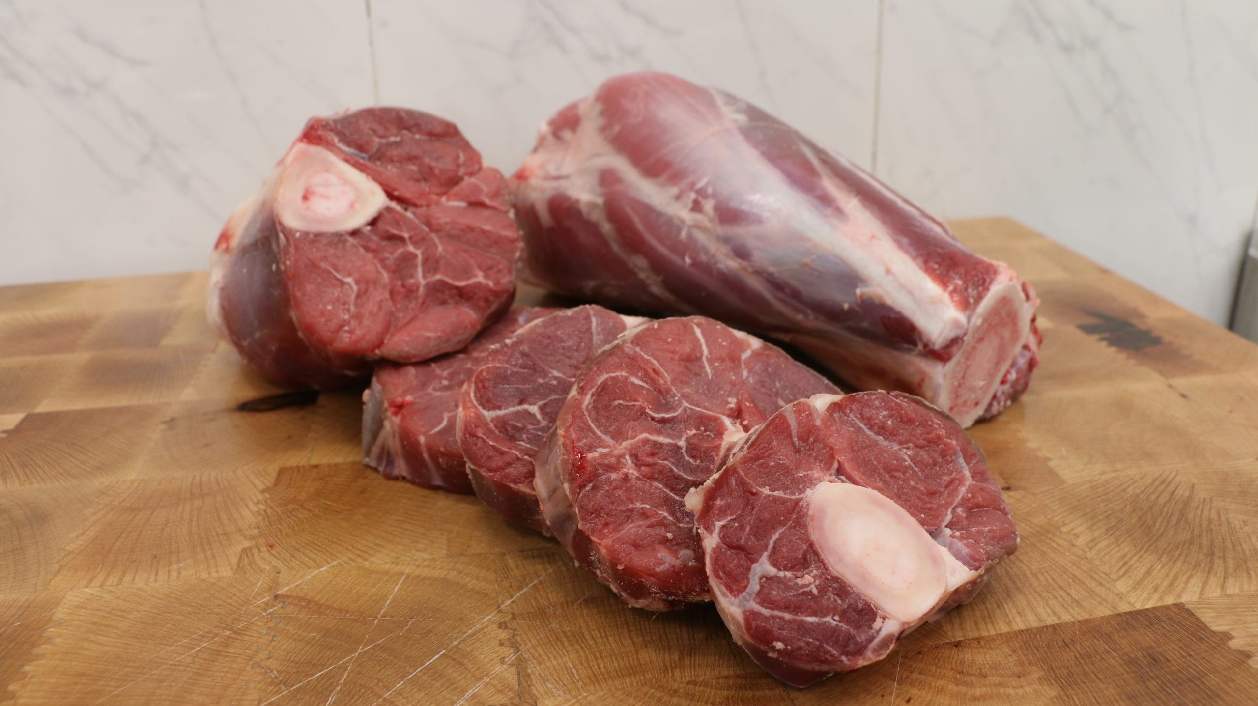 Anacos de ossobuco de tenreira galega con óso ao centro