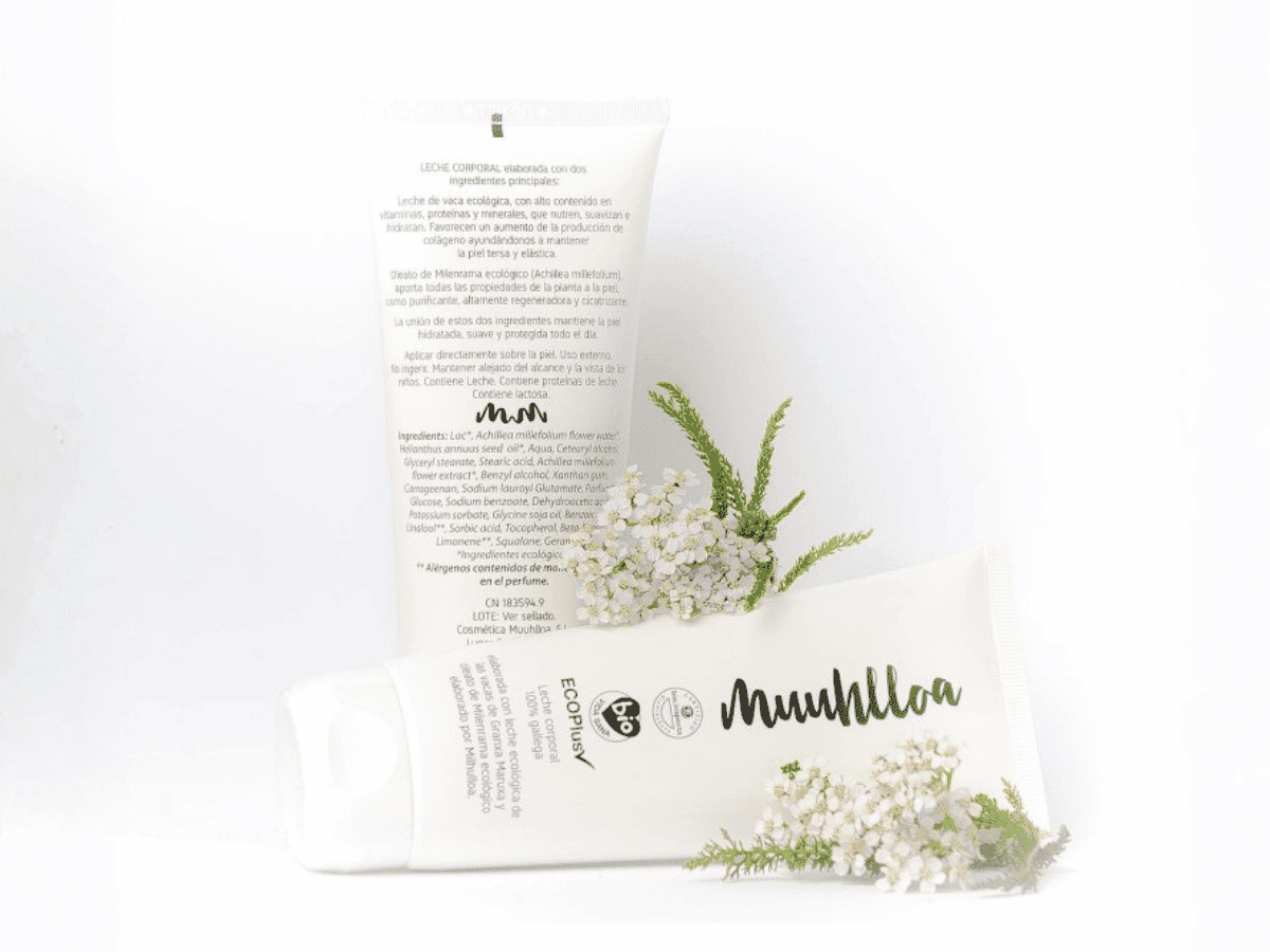 Tubo de leite corporal ecolóxico Muuhlloa con flores brancas